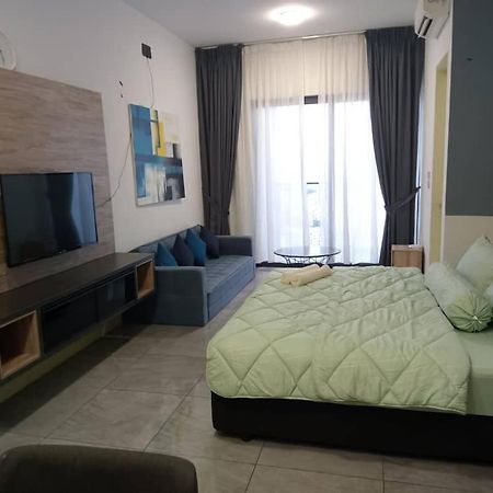 Homestay Shah Rizki At Imperio With Swimming Pool Muslim Friendly Malacca ภายนอก รูปภาพ