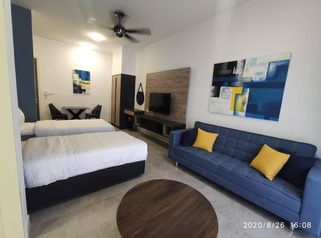 Homestay Shah Rizki At Imperio With Swimming Pool Muslim Friendly Malacca ภายนอก รูปภาพ