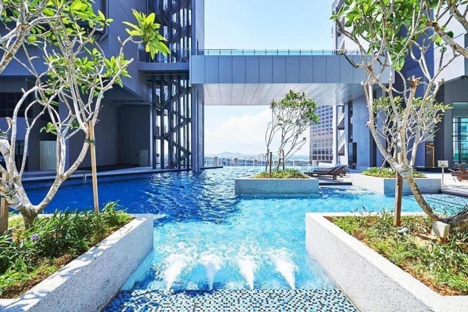 Homestay Shah Rizki At Imperio With Swimming Pool Muslim Friendly Malacca ภายนอก รูปภาพ