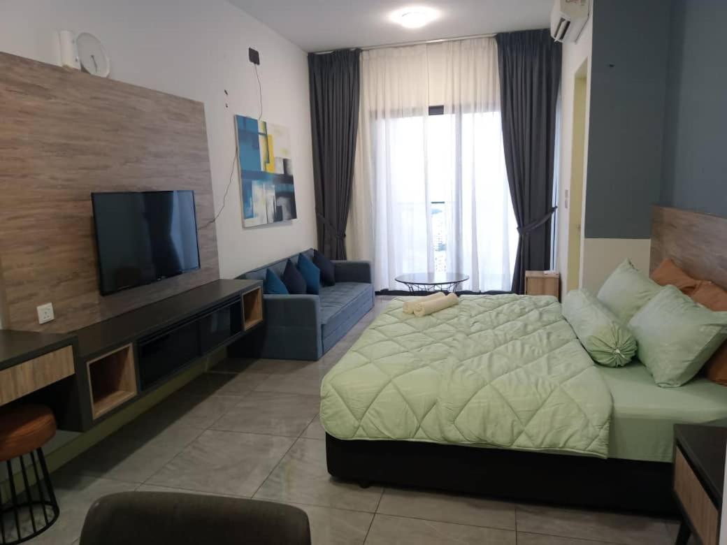 Homestay Shah Rizki At Imperio With Swimming Pool Muslim Friendly Malacca ภายนอก รูปภาพ